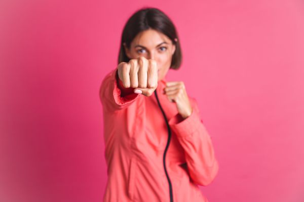 Bulă este agresat de o tipă