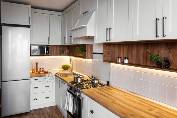 - La noi în bucătărie a intrat un necunoscut