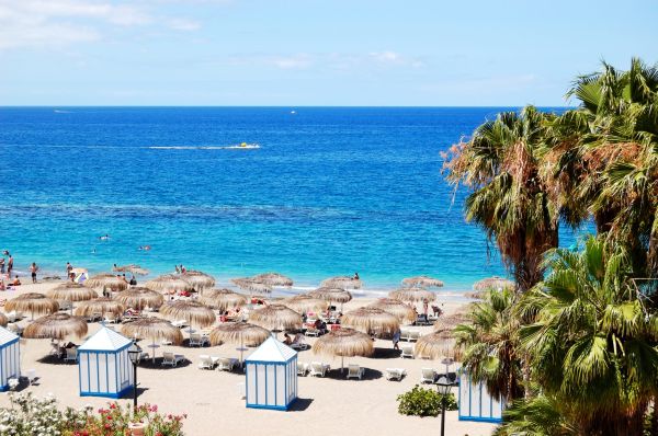 – Eu am petrecut weekend-ul în Mallorca … plajă, cocktailuri, fete în bikini …