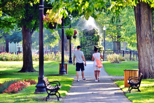 El și ea în parc