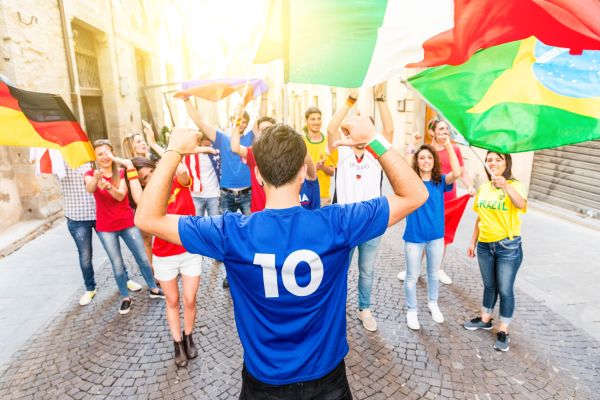 – Mamă, unde mi-e tricoul cu România?