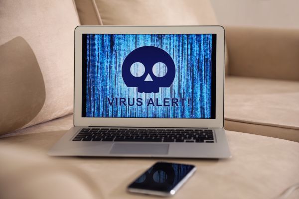 . Femeia Virus : Când te aștepți cel mai puțin, se instalează la tine și se face stăpână