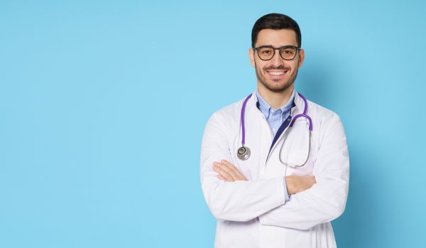 Bulă: – Domnule doctor, nu știu cum să vă aduc curcanul!
