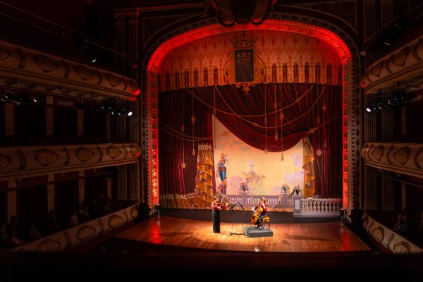 Piese de teatru din zilele noastre