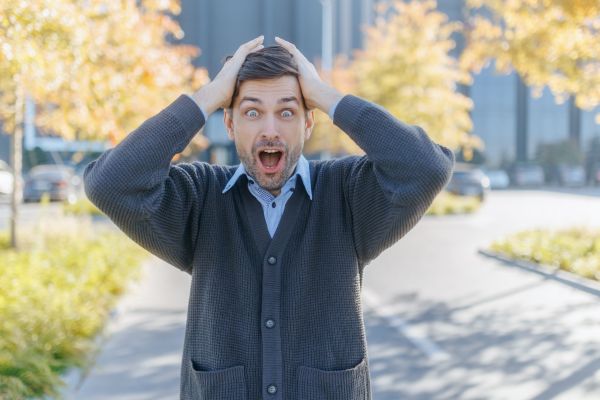 -Vrei să vezi panică în ochii bărbatului?
