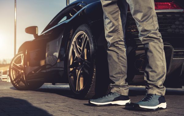 Bulă își cumpără un Lamborghini...