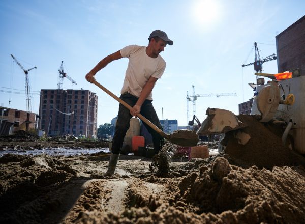 Bulă: - Din când în când mă apucă un chef nebun de muncă…